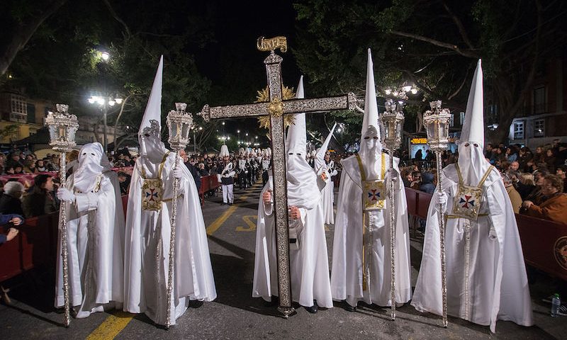 El Colegio de Podólogos de Andalucía aconseja preparar los pies para el esfuerzo de Semana Santa