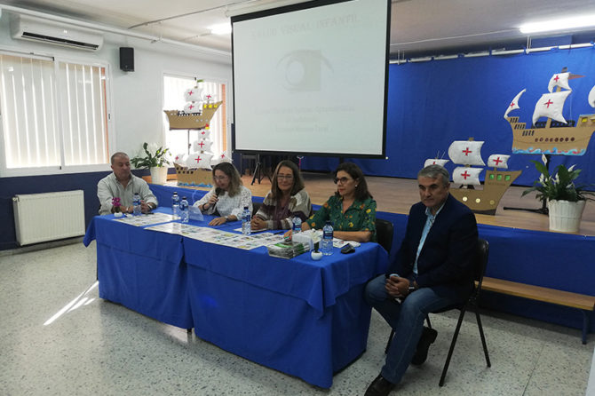 Ópticos-optometristas andaluces imparten una charla coloquio a los alumnos de 5º y 6º de Primaria del CEIP Juan Sebastián Elcano para prevenir y educar en materia de salud visual