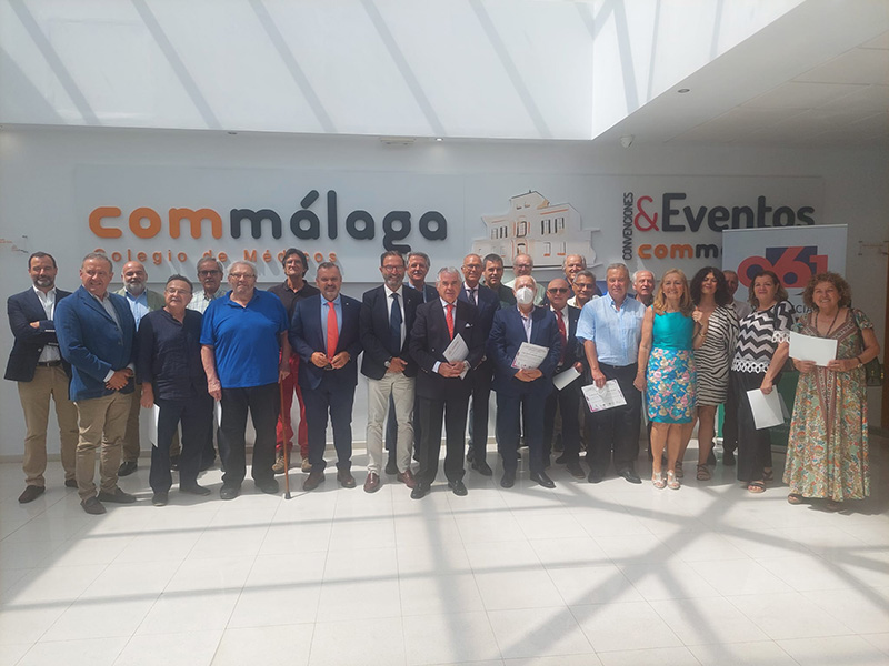 El Colegio de Médicos, el 061 y la Universidad de Málaga reconocen la labor de médicos jubilados durante la pandemia