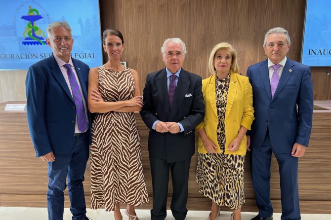Uprosama asiste a la inauguración de la nueva sede del Colegio de Farmacéuticos de Málaga