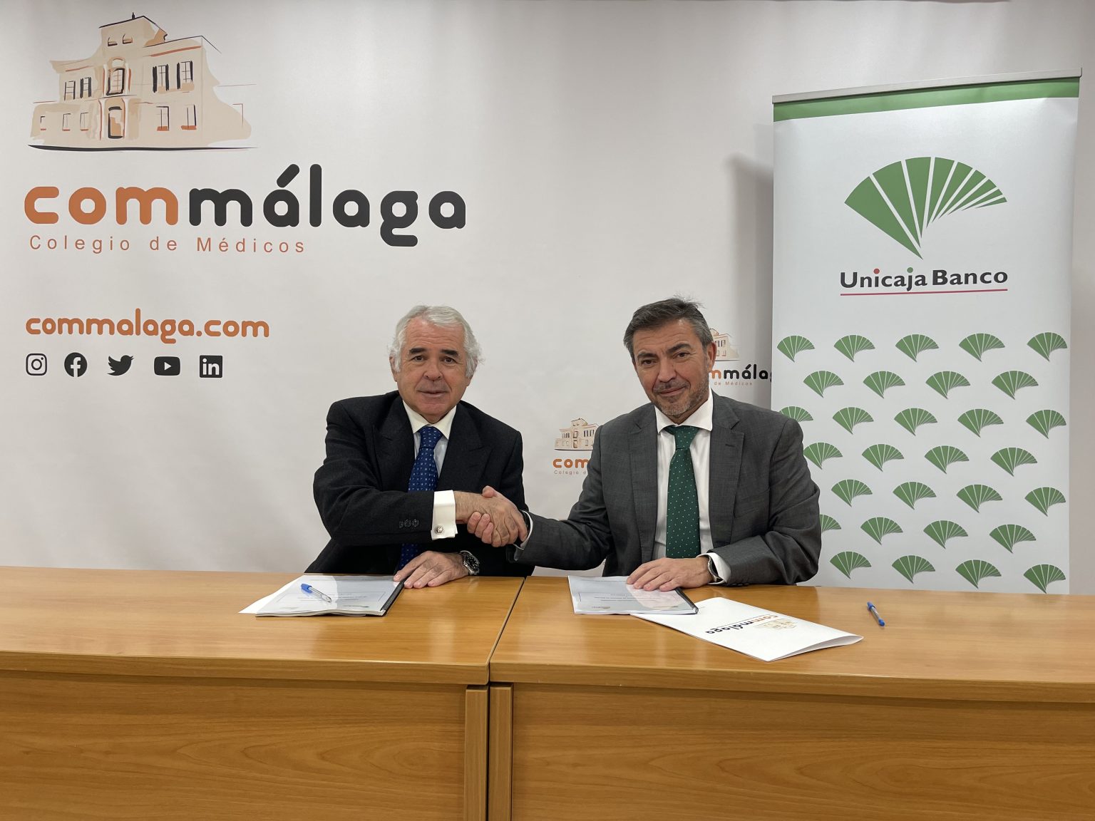 El Colegio de Médico de Málaga y Unicaja Banco firman un nuevo acuerdo para reforzar la cooperación