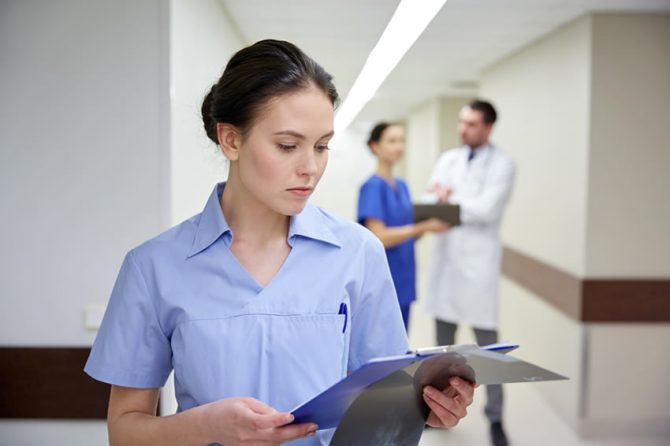 La importancia de colegiarse en Enfermería fundamento de calidad y ética profesional