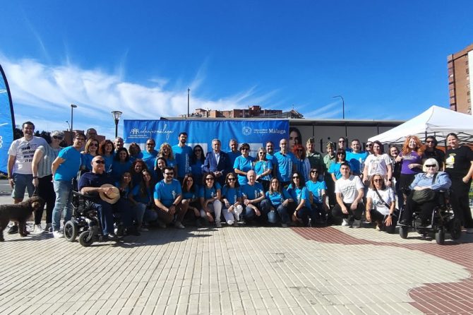 En el III Bazar de los Cuidados las enfermeras acercaron la salud a los malagueños