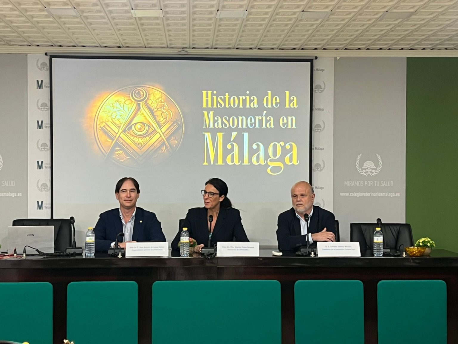 Primera Charla Cultural de UPROSMA en el Colegio de Veterinarios de Málaga