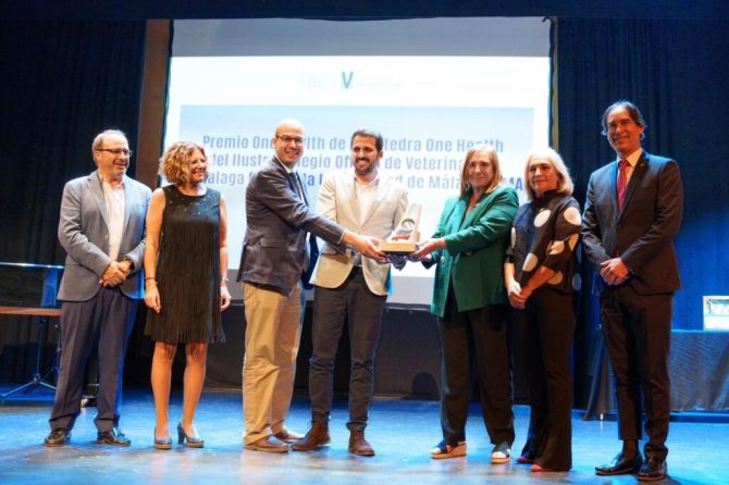 Entrega del primer premio “One Health” por la Cátedra One Health