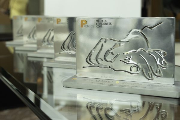 Convocada la VII Edición de los Premios Médicos y Pacientes, reconociendo la excelencia en la atención sanitaria