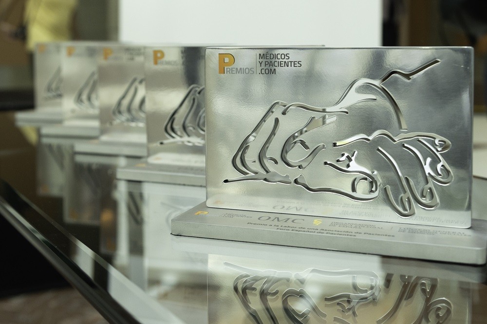 Convocada la VII Edición de los Premios Médicos y Pacientes, reconociendo la excelencia en la atención sanitaria