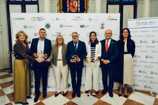 Ayuntamiento de Málaga, Palas para Todos, Dr. Julio Santoyo, y D. José Miguel Fernández, reciben los premios UPROSAMA 2025